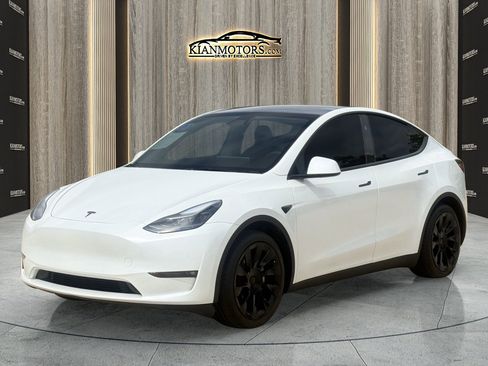 Used 2024 Tesla Model Y Long Range AWD/4WD image 7