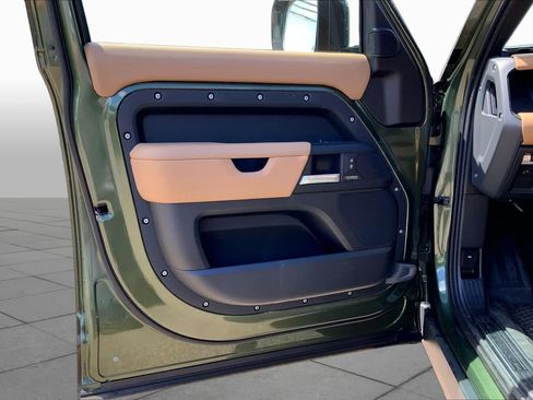 New 2026 Land Rover Defender 110 X-Dynamic SE AWD/4WD image 11