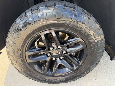Used 2019 Chevrolet Silverado 1500 Custom Trail Boss AWD/4WD image 34