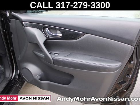 Used 2017 Nissan Rogue SL w/ SL Premium Package FWD image 22