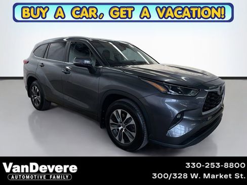 Used 2023 Toyota Highlander XLE AWD/4WD image 1