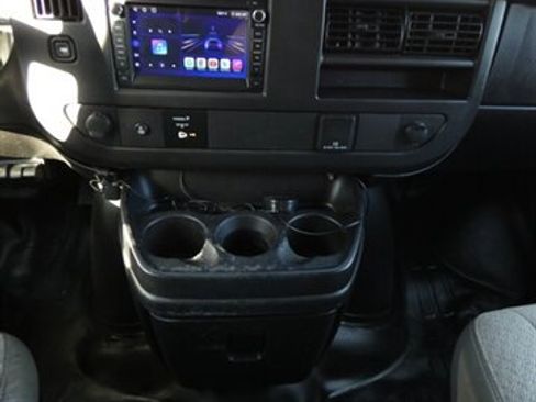 Used 2017 Chevrolet Express 3500 image 41