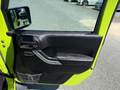 Used 2017 Jeep Wrangler Sahara image 6