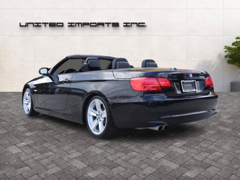 Used 2011 BMW 328i Convertible RWD image 3
