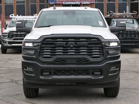 New 2026 RAM 2500 Tradesman AWD/4WD image 9