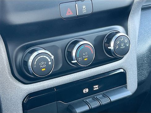 Used 2024 RAM 3500 Tradesman w/ Chrome Appearance Group image 15