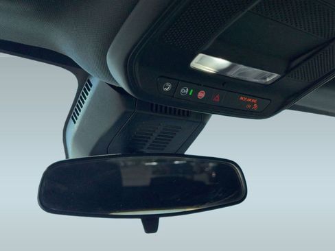 Used 2025 Chevrolet Equinox LT w/ Convenience Package II image 19