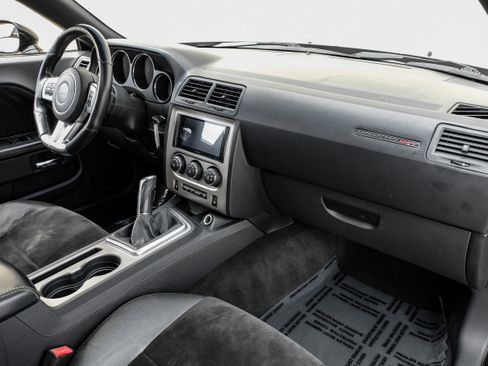 Used 2012 Dodge Challenger SRT8 RWD image 11