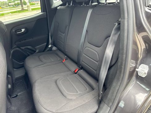 Used 2020 Jeep Renegade Latitude w/ Cold Weather Group AWD/4WD image 36