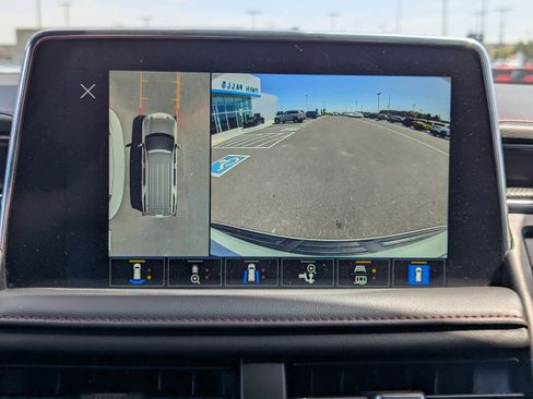Certified 2022 Chevrolet Tahoe RST w/ Sport Performance Package AWD/4WD image 25