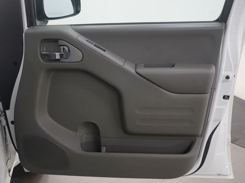 Used 2019 Nissan Frontier SV image 13