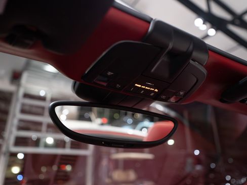 Used 2014 Porsche 911 4 Cabriolet image 24