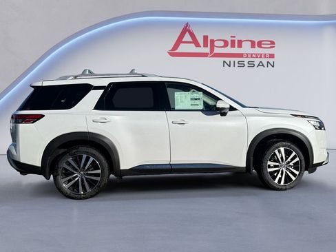 New 2025 Nissan Pathfinder Platinum w/ Black Appearance Package image 6