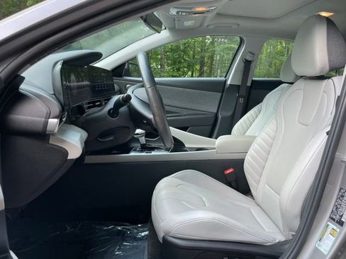 Used 2024 Hyundai Elantra Limited FWD image 14
