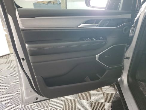 New 2026 Jeep Grand Wagoneer 4WD image 30