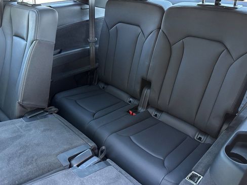 Used 2025 Audi Q7 2.0T Premium w/ Convenience Package image 12