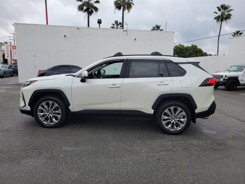 Certified 2022 Toyota RAV4 XLE Premium image 8