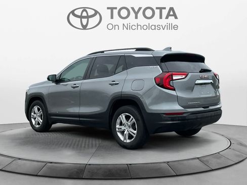 Used 2023 GMC Terrain SLE w/ Driver Convenience Package FWD image 3
