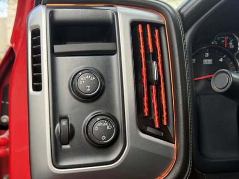 Used 2018 GMC Sierra 1500 SLE image 17