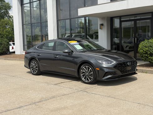 Certified 2023 Hyundai Sonata Limited FWD image 2