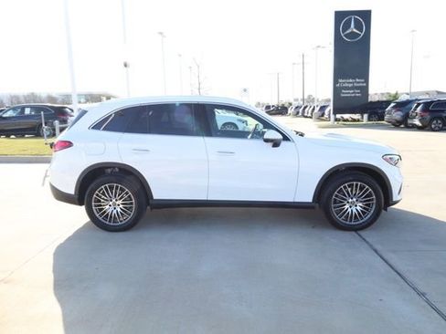 New 2026 Mercedes-Benz GLC 300 GLC 300 image 2