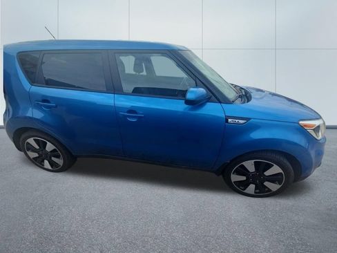 Used 2017 Kia Soul + w/ Designer's Package FWD image 2