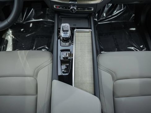 New 2026 Volvo XC60 B5 Plus w/ Protection Package Premier AWD/4WD image 27