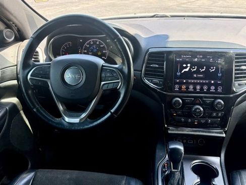 Used 2021 Jeep Grand Cherokee Laredo X image 19