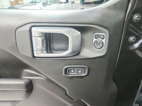 Used 2022 Jeep Gladiator Sport image 30