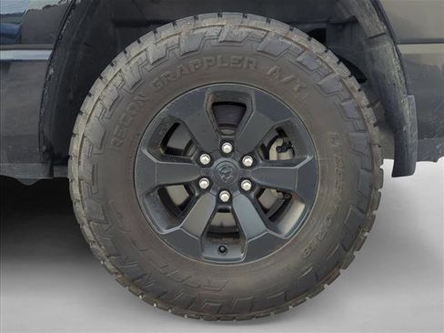 Used 2022 RAM 1500 Big Horn AWD/4WD image 5
