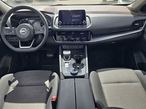 Used 2021 Nissan Rogue SV image 12