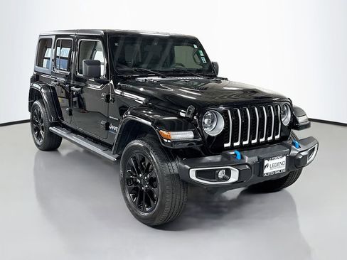 Used 2023 Jeep Wrangler Unlimited Sahara image 3