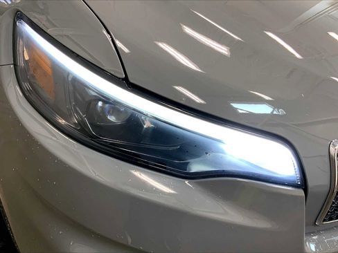 Used 2019 Jeep Cherokee Latitude Plus w/ Cold Weather Group image 25