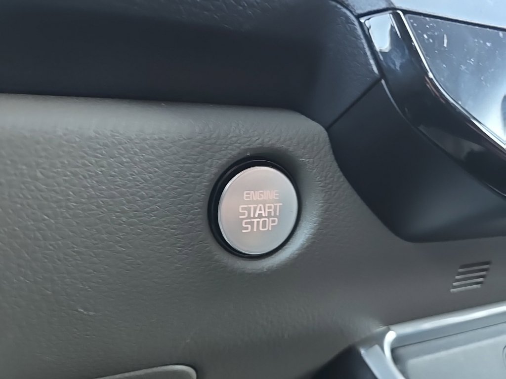 Certified 2026 Kia Carnival EX FWD image 17