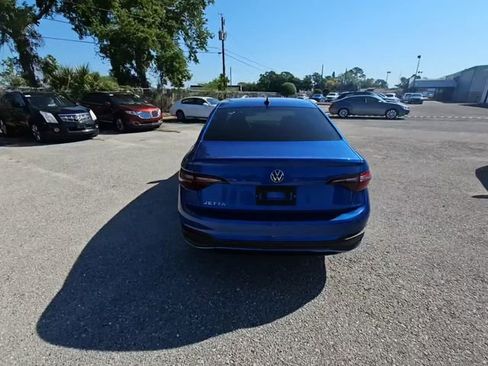 Used 2024 Volkswagen Jetta Sport image 3