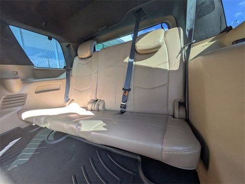 Used 2020 Cadillac Escalade Platinum w/ Escalade Sport Edition image 17