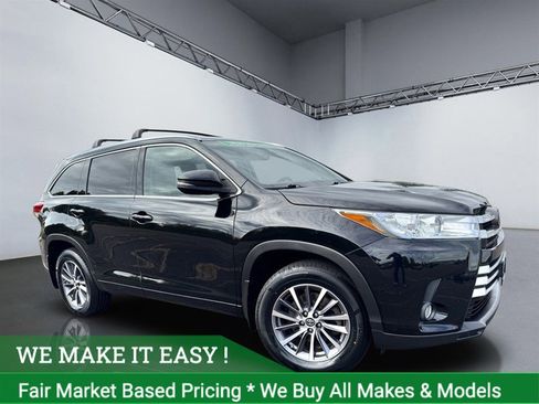 Used 2018 Toyota Highlander XLE image 1