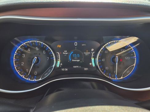 Used 2020 Chrysler Pacifica Limited image 14