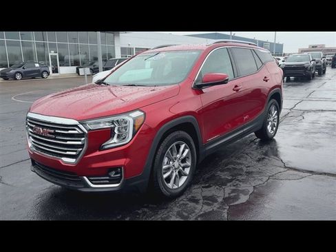 Certified 2024 GMC Terrain SLT image 4