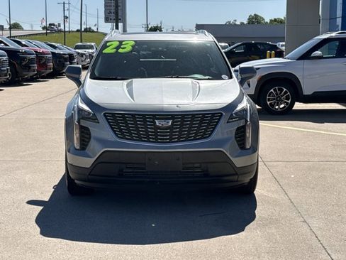 Used 2023 Cadillac XT4 Luxury w/ Cold Weather Package FWD image 12