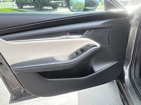 Used 2023 MAZDA MAZDA3 s image 9