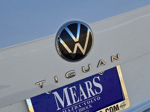 Used 2023 Volkswagen Tiguan SE image 11