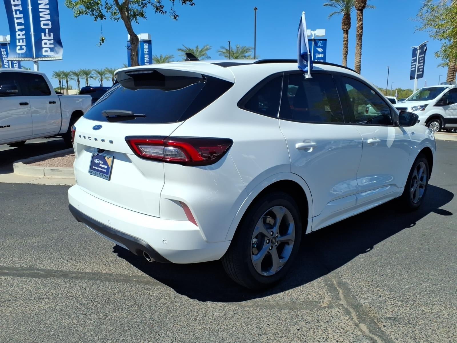 Certified 2024 Ford Escape ST-Line w/ Tech Pack #1 FWD image 4
