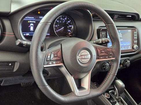 Used 2022 Nissan Kicks SR w/ Premium Package FWD image 25