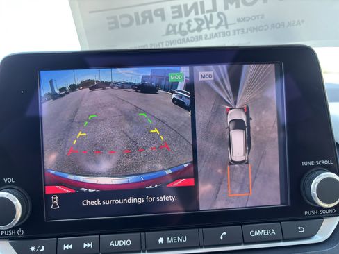 Used 2023 Nissan Rogue SL image 16