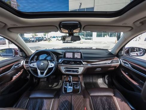 Used 2020 BMW 750i xDrive w/ Executive Package AWD/4WD image 44