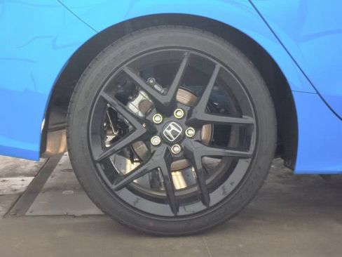 Used 2025 Honda Civic Sport image 11