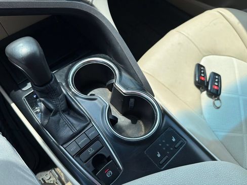 Used 2018 Toyota Camry XLE FWD image 21