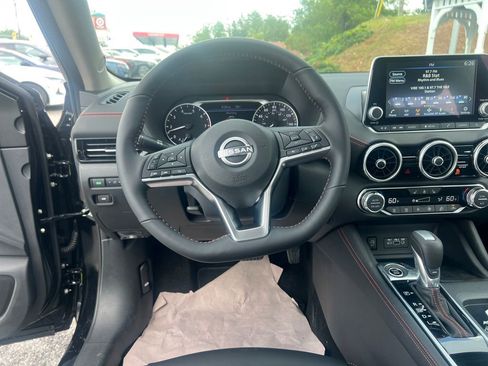 Certified 2025 Nissan Sentra SR w/ SR Premium Package FWD image 15
