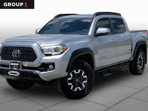 Used 2018 Toyota Tacoma TRD Off-Road w/ Technology Package AWD/4WD image 1